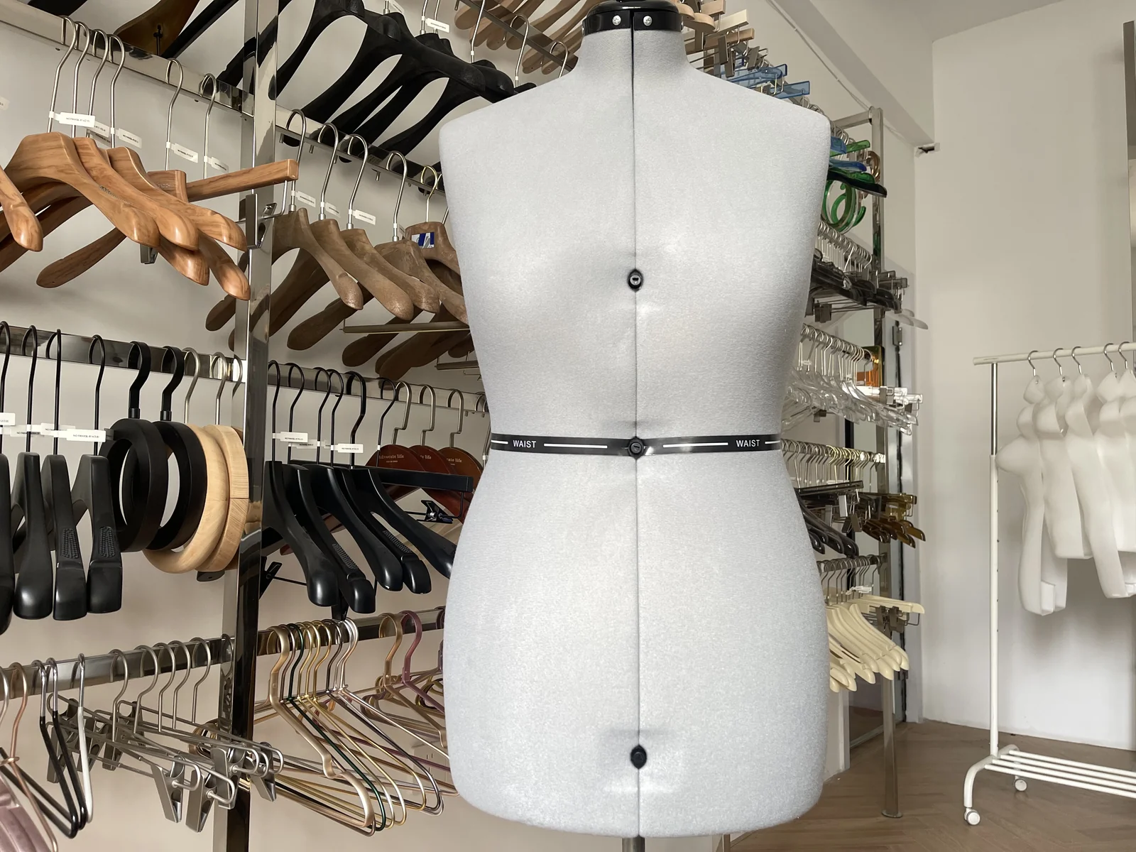 Professional Adjustable Dress Form: Precision Sewing and Display Tools for Fashion Design