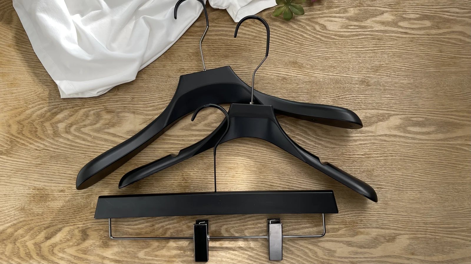 Premium Black Plastic Hangers: Professional Display Solutions for Boutiques