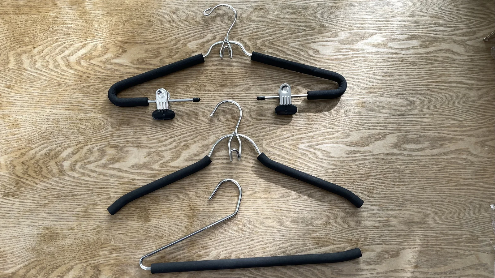 Sponge Non-Slip Hangers: Minimalist Traceless Display for Delicate Garments
