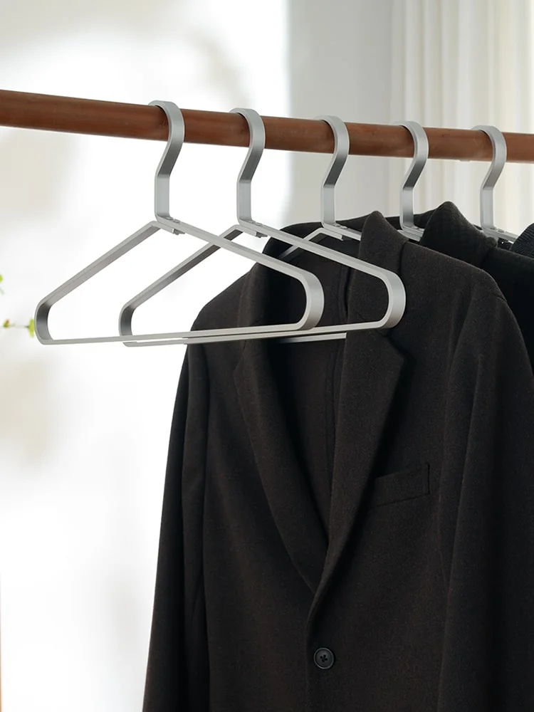 Matte Silver Aluminum Hanger 45cm (17.7″) | Fanan