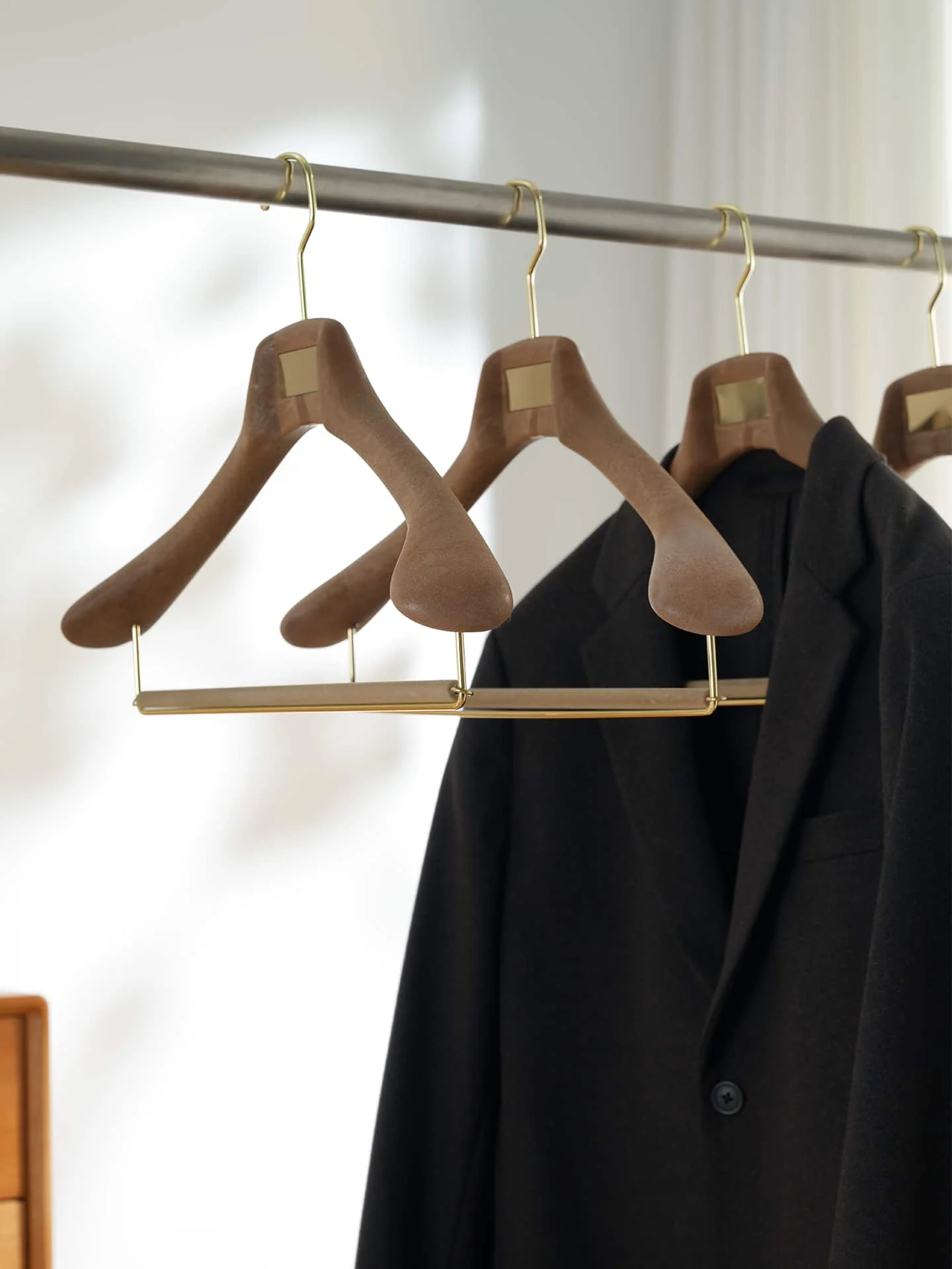 Resin Suit Hangers with Nameplate for Premium Retail